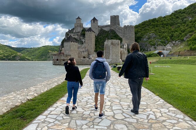 Golubac Fortress w/Iron Gate Speed Boat & Rakija Distillery tour - Lunch in Golubac Town