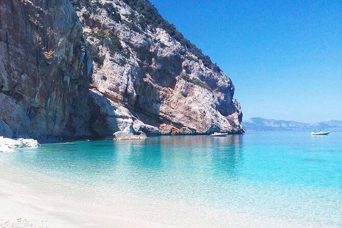 Gulf of Orosei Speedboat Trip with Aperitif from Cala Gonone - Cala Goloritzé: an iconic cove seen from the water