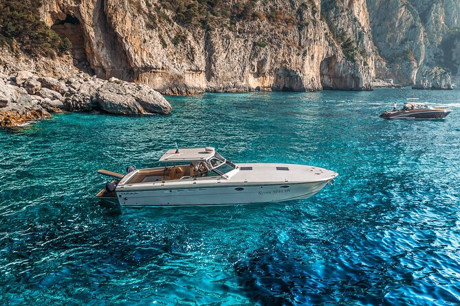 Half day around Capri by Itama 38 speedboat - The four-hour route around Capri