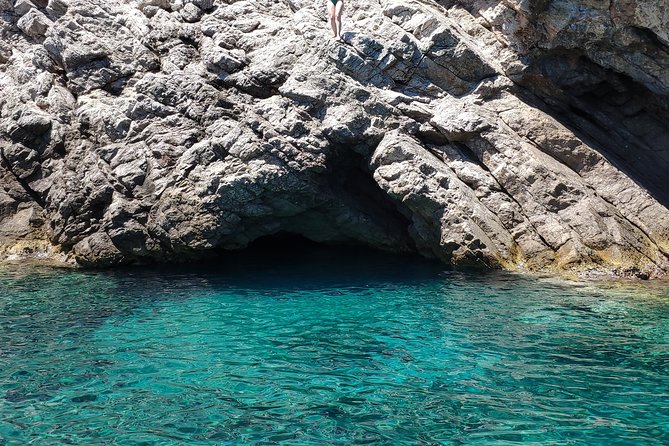 Half-Day Best Beaches & Bays Private Speed Boat Tour - Skippers Tom and Ivan shape the experience