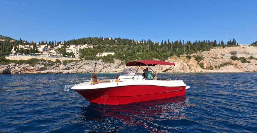 Half day speedboat tour - find caves and enjoy swimming - What a four-hour private boat trip feels like