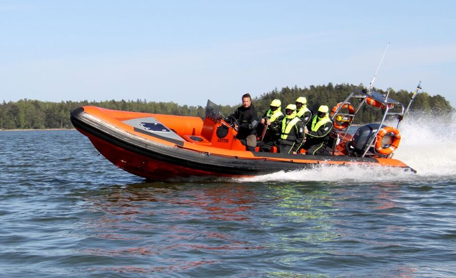 Helsinki: Archipelago RIB Boat Tour with BBQ Lunch and Sauna - Why the RIB ride is worth the price