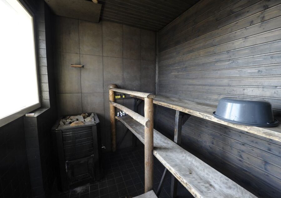 Helsinki: RIB Tour to Local's Cottage with BBQ and Sauna - Who will enjoy this four-hour outing?