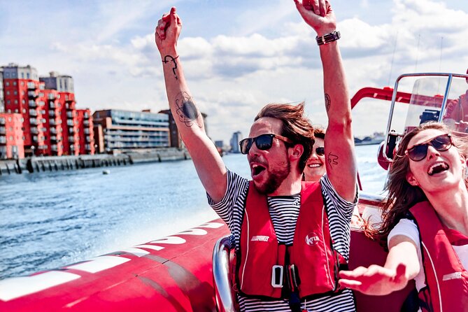 High-Speed Thames River Speedboat in London - Tower Bridge and the change in pace