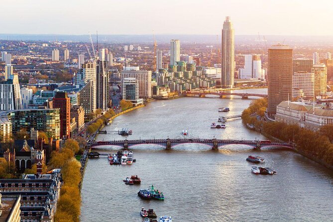 High-Speed Thames River Speedboat in London - Canary Wharf, the Docklands, and the thrill section