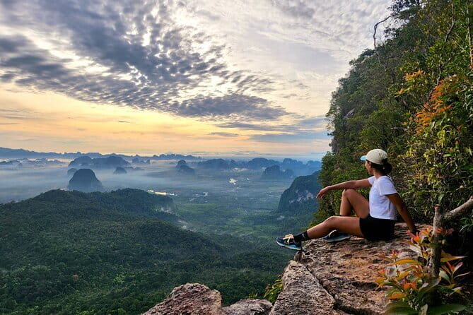 Hong Island Day Tour by Speedboat from Krabi - Crew service and the group experience