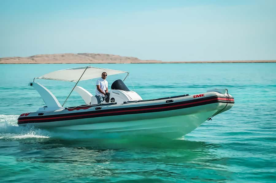 Hurghada: Orange Bay & Magawish Island Speedboat with Lunch - The optional five-minute parasail