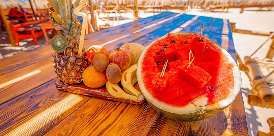 Hurghada: Paradise Speedboat w/ Optional Snorkeling & Lunch - The snorkeling stop near coral and fish