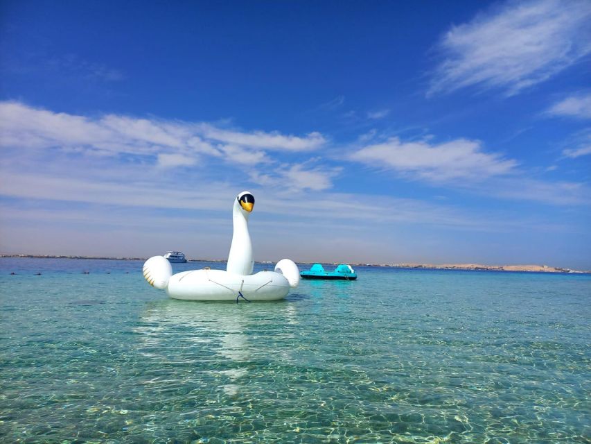 Hurghada: Private Luxury Speedboat W Snorkelling & Fruits - A few small touches improve the day