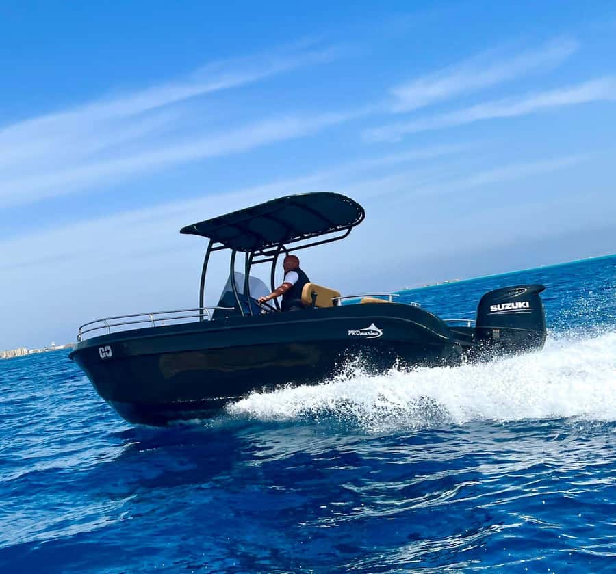 Hurghada: Private Speedboat Adventure with Snacks & Pick-up - What the price includes, and where costs appear