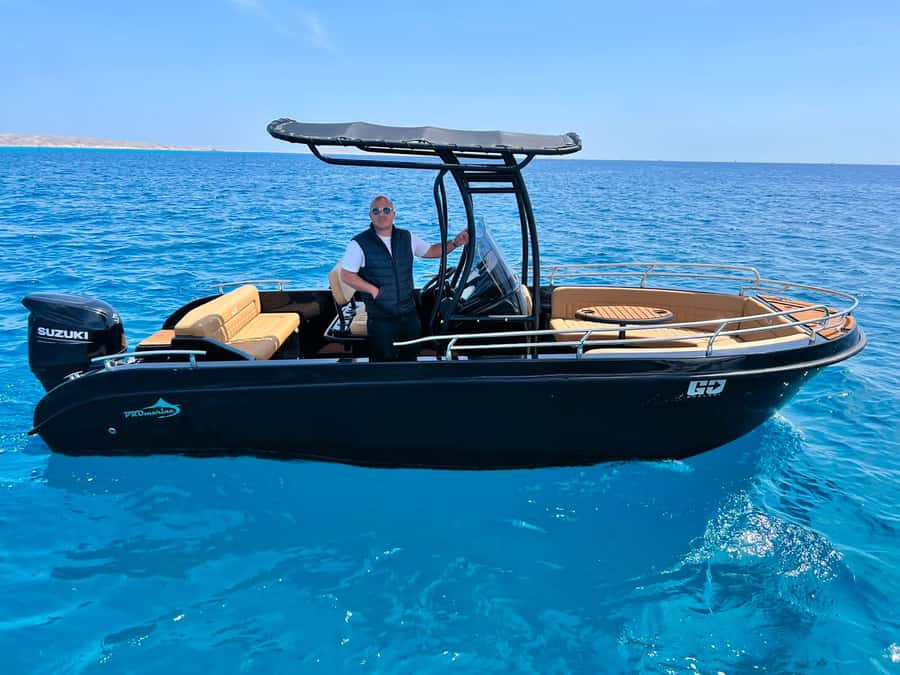 Hurghada: Private Speedboat Adventure with Snacks & Pick-up - The ride offshore: quick, exciting, and sometimes bumpy