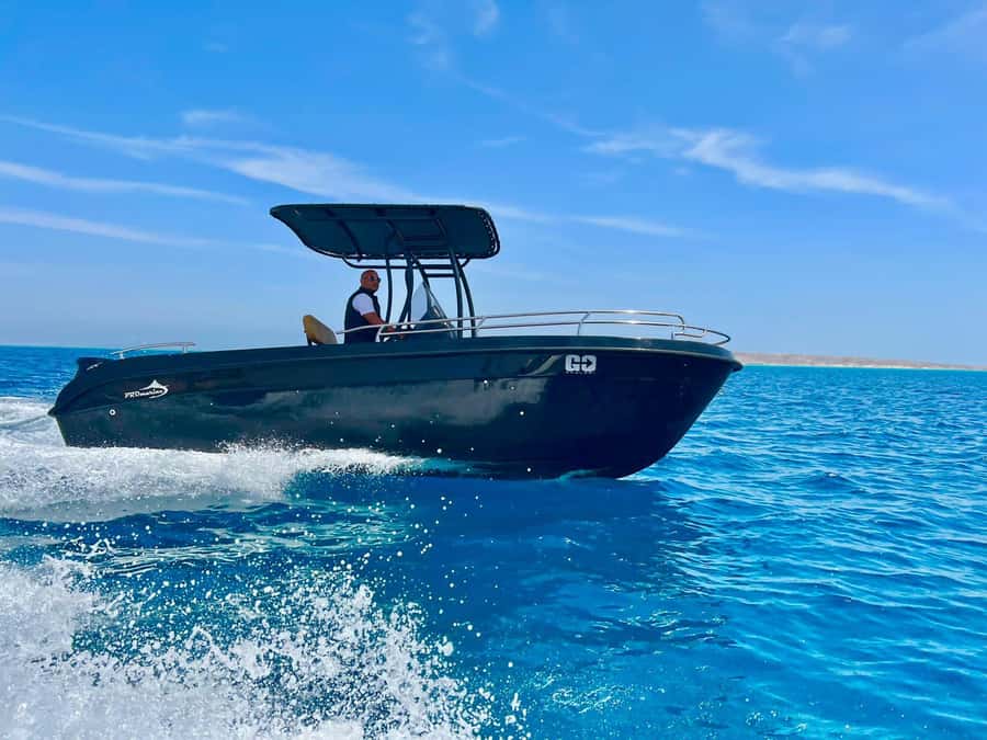 Hurghada: Private Speedboat Adventure with Snacks & Pick-up - Giftun Islands, sandbanks, and quieter stops