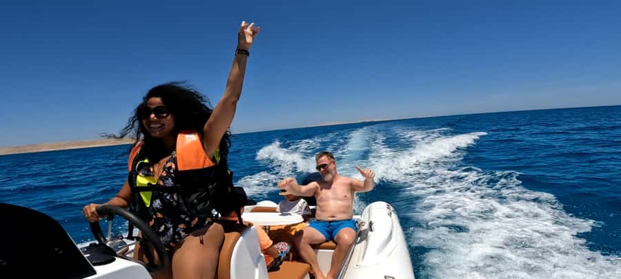 Hurghada: White Island Speedboat Tour, Snorkeling, & Lunch - Choosing between shared and private arrangements