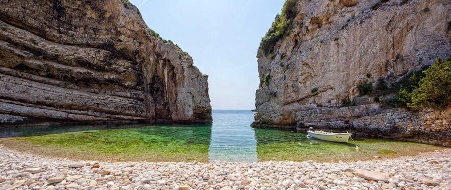 Hvar:Blue & Grenn Cave and Vis Island Private Speedboat Tour - Budikovac Island for the first swim