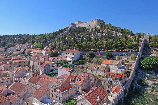 Hvar & Pakleni islands - Private speedboat tour - Milna: one quiet hour on Brac Island