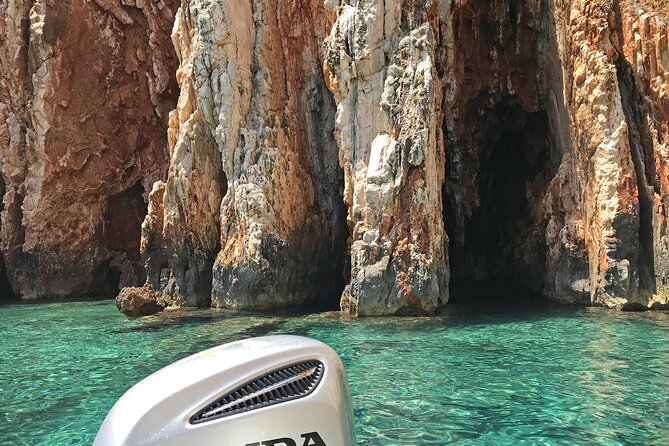 Hvar & Pakleni islands - Private speedboat tour - The skipper can make or break the experience
