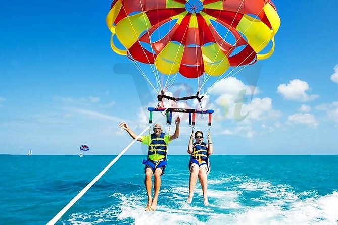 Ile aux Cerf: Speed boat with Parasailing & Tube Riding and Lunch - Starting in Trou d’Eau Douce at 8:30 a.m.