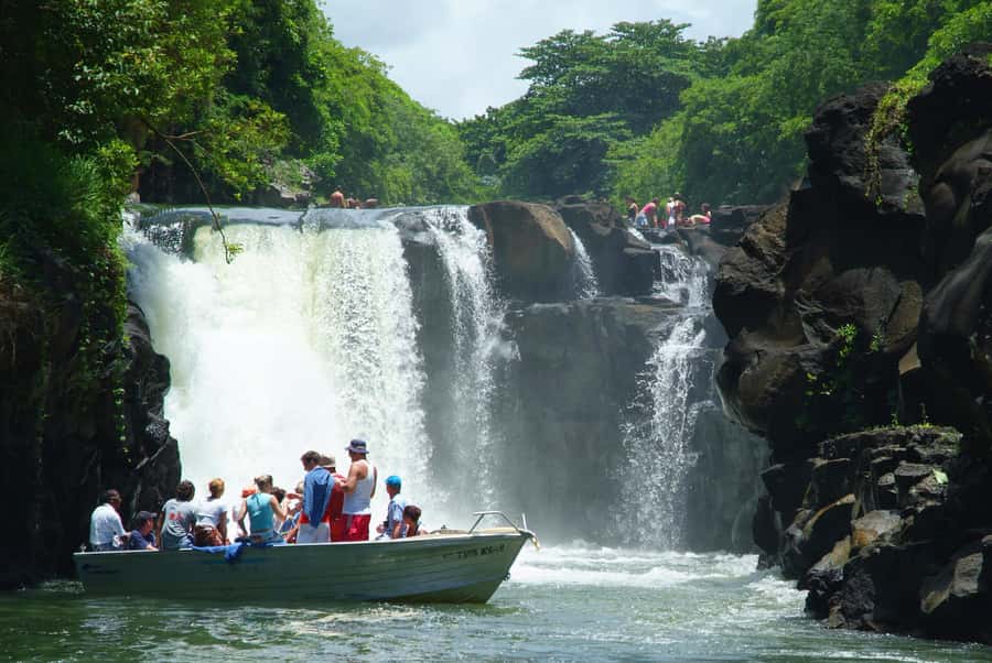 Ile aux Cerfs: Island & Waterfall Speedboat Tour with Lunch - Who will enjoy this Mauritius day trip?