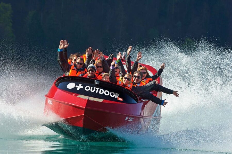 Interlaken: Scenic Jetboat Ride on Lake Brienz - Who will enjoy the ride most?