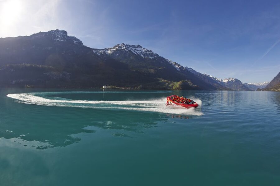 Interlaken: Scenic Jetboat Ride on Lake Brienz - When the sightseeing turns into a roller coaster