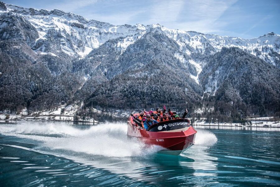 Interlaken: Winter Jetboat Ride on Lake Brienz - Who will enjoy this most?