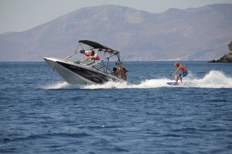 Ios Island: Speedboat Cruise from Mylopotas Beach - Crew, languages, and the human side