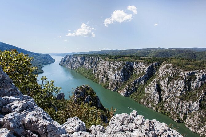 Iron Gate NP Tour with 1-hour speedboat ride + 2 viewpoints - What the $163.33 price includes