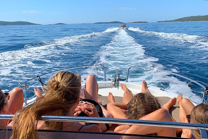 Islands Brač, Šolta & Blue lagoon - Private speedboat tour - The Blue Lagoon near Veliki Drvenik