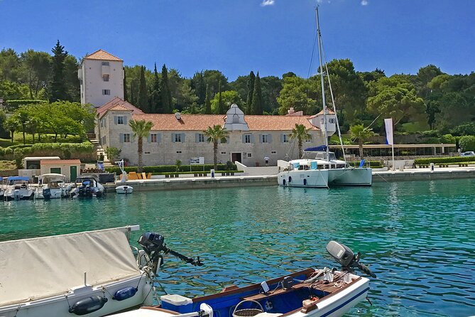 Islands Brač, Šolta & Blue lagoon - Private speedboat tour - Vela Rina: a sandy finish