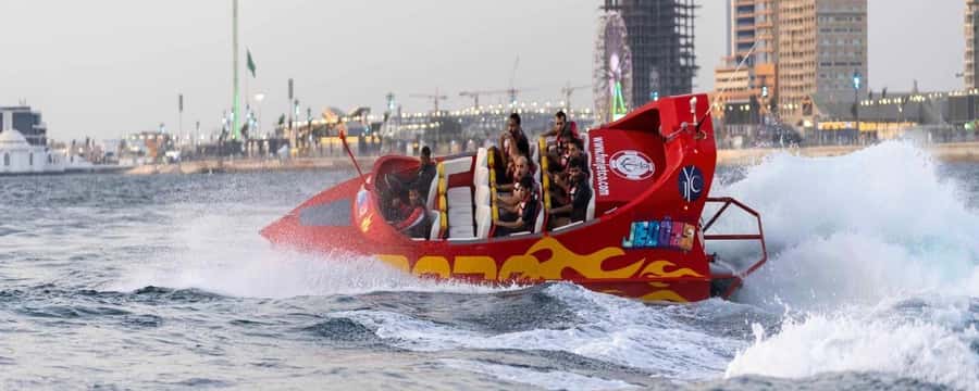 Jeddah: Red Sea Speedboat Tour with Captain - Fifteen minutes along the Jeddah Corniche