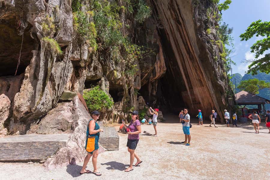 Khao Lak: James Bond and Khai Islands Day Trip by Speedboat - The famous rock at James Bond Island