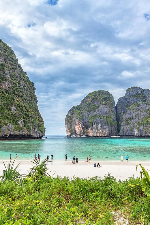 Ko Lanta: Maya Bay & Phi Phi Islands Full-Day Speedboat Trip - Maya Bay, the movie-famous first stop