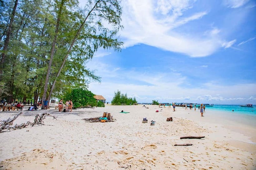 Ko Lanta: Maya Bay & Phi Phi Islands Full-Day Speedboat Trip - Shark Point and the limits of snorkeling promises