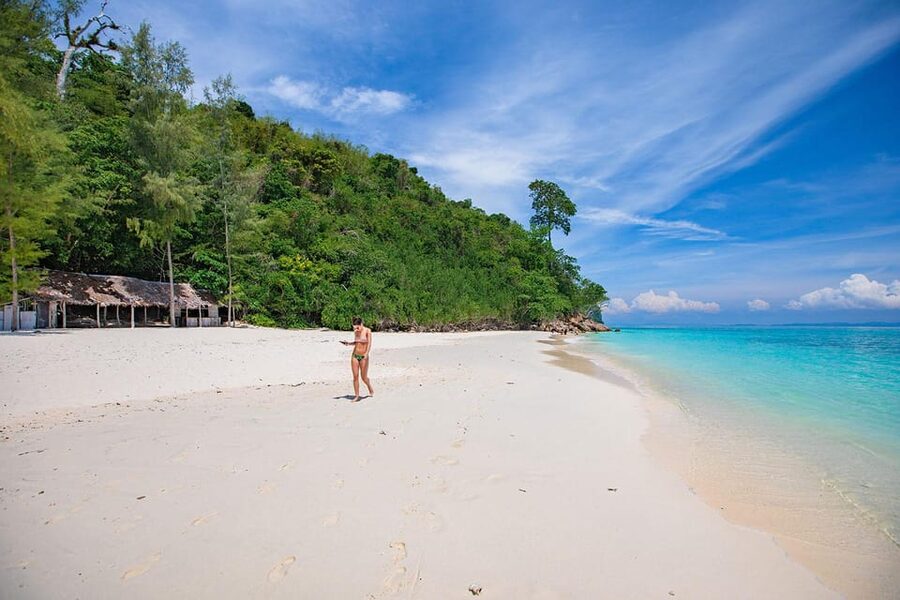 Ko Lanta: Maya Bay & Phi Phi Islands Full-Day Speedboat Trip - Pileh Bay and Nui Bay: beautiful route highlights, not guaranteed long stops