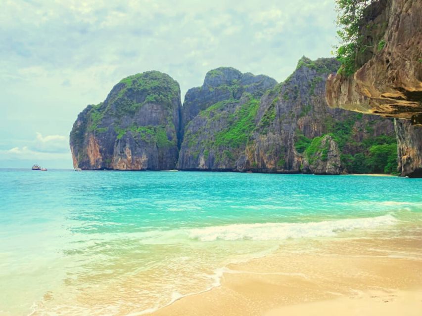 Ko Lanta: Phi Phi Day Trip by Speed Boat - Monkey Beach and snorkeling from the boat