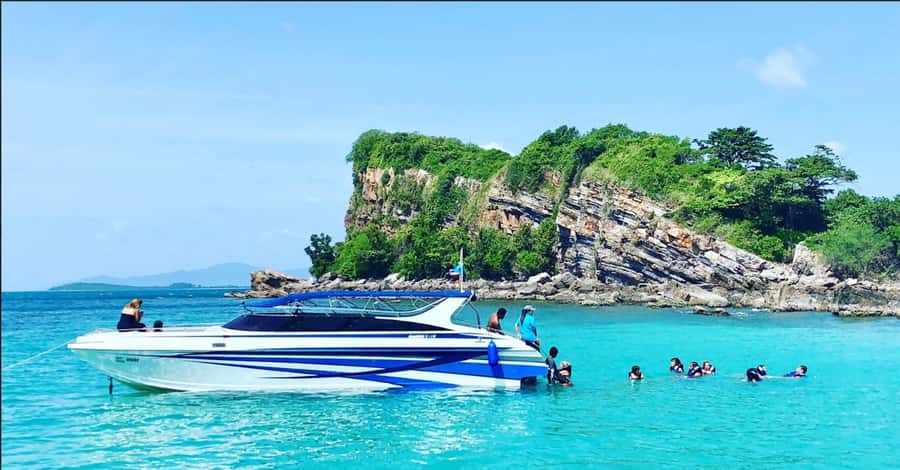 Ko Samui: Pig Island Snorkeling and Koh Tan Speedboat Tour - The speedboat crossing to Koh Tan