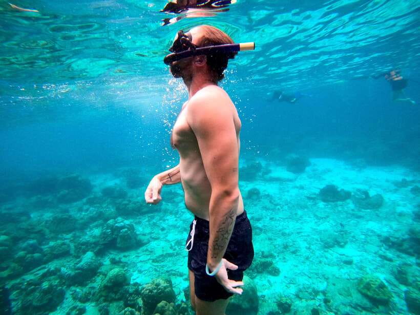 Koh Lanta: 4 Islands, Emerald Cave & Koh Kradan by Speedboat - Swimming through Emerald Cave at Koh Muk