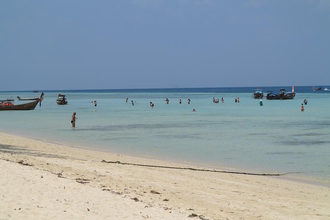 Koh Lanta: 4 Islands Tour by Speedboat with Snorkeling - Koh Ngai: an easy first swim