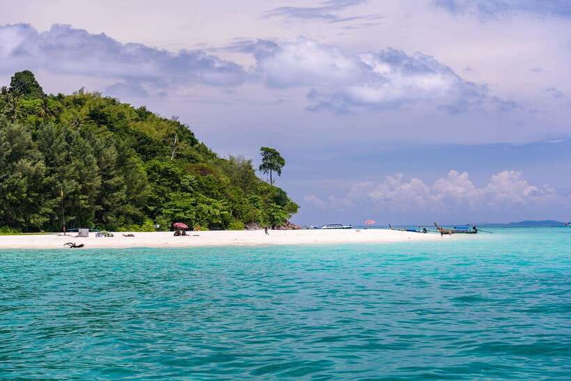 Koh Lanta: Tin's Speedboat Odyssey to Bamboo Island & Beyond - One hour at famous Maya Bay