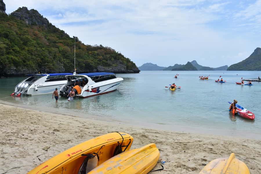 Koh Phangan: Angthong Emerald Waters & Kayaking by Speedboat - Wua Ta Lap Island, lunch, and time on the beach