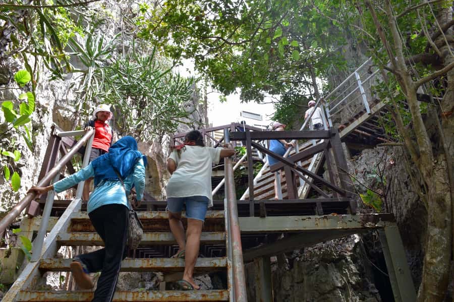 Koh Samui: Angthong Marine Park Snorkeling Tour by Speedboat - Koh Mae Koh and the Emerald Lagoon