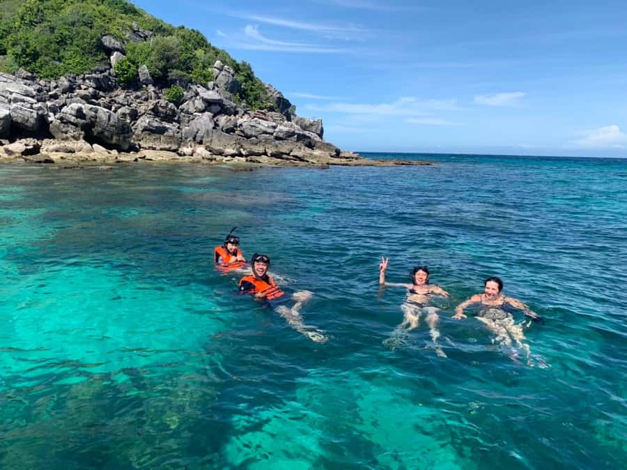 Koh Samui: Angthong Marine Park Speedboat Tour with Kayaking - Koh Sam Sao, the Stonebridge, and lunch