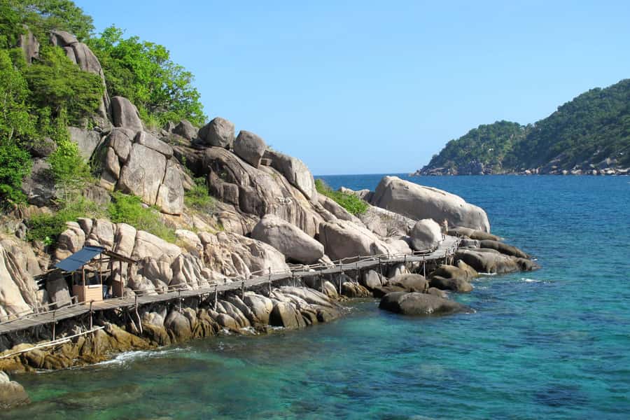 Koh Samui: Koh Nangyuan & Koh Tao Speedboat Tour with Lunch - The short climb to Koh Nangyuan’s viewpoint