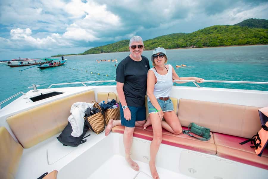 Koh Samui: Pink Dolphin Spotting & Pig Island Speedboat Tour - What makes this Koh Samui day trip different