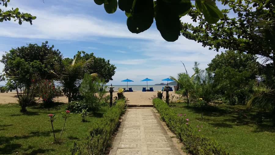 Komodo Island: 3D2N Private Speedboat Tour with Hotel - The hotel stay and the value of $905