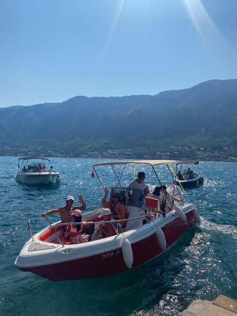 Kotor: Blue Cave and Gulf tour by speedboat - The submarine tunnel, five minutes at a time