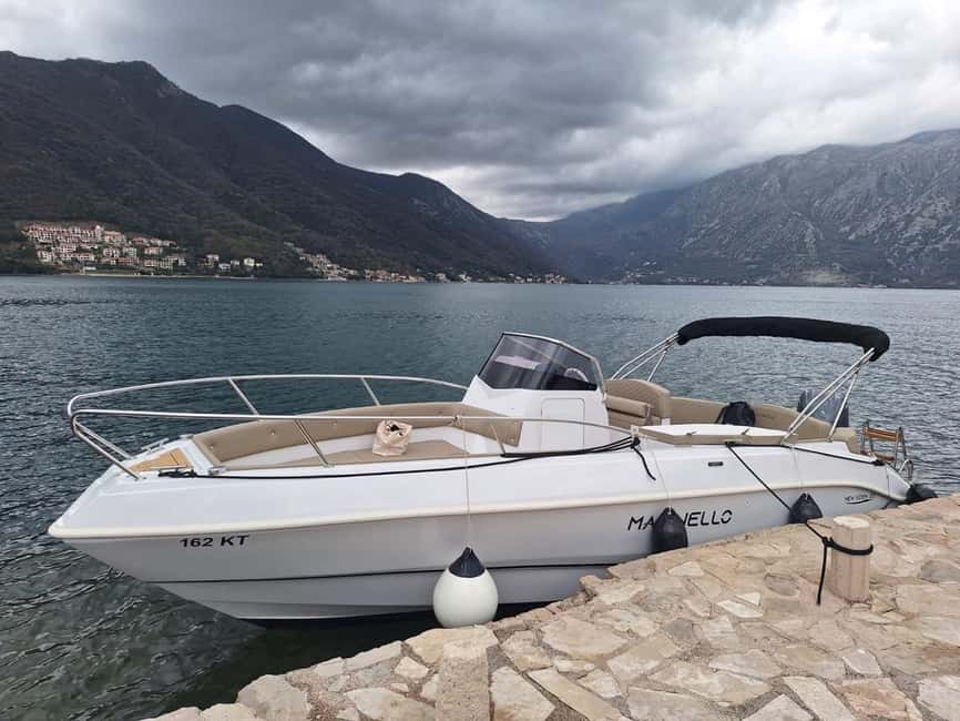 Kotor: Speedboat Tour to Perast and Our Lady of the Rocks - Perast, the prettiest pause on the route