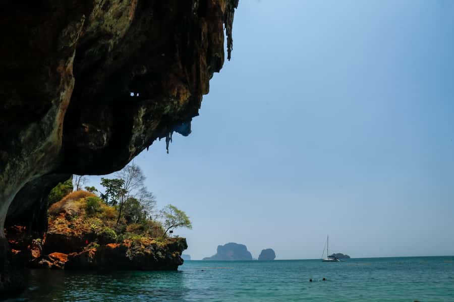 Krabi: 4 Islands Day Tour by Speedboat or Longtail Boat - Seeing the sea separate at Thale Waek