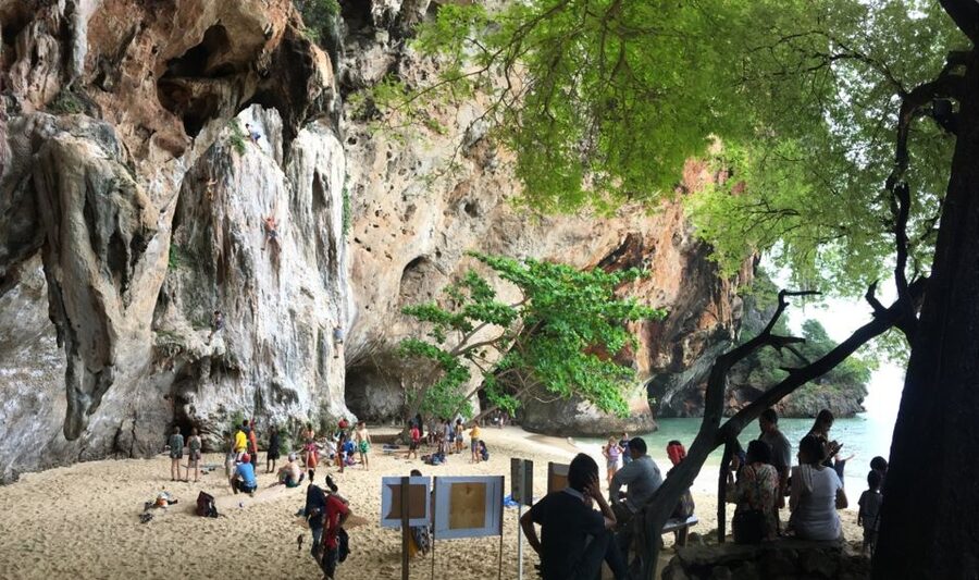 Krabi: 4 Islands Day Trip by Speedboat Including Lunch Box - Weather, comfort, and who should book