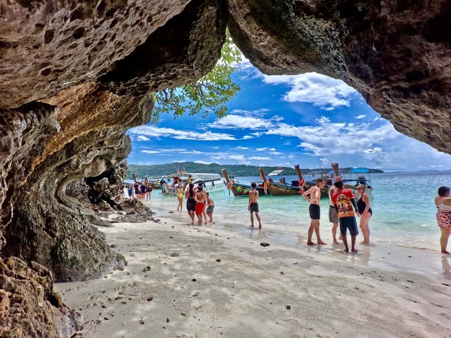 Krabi: Early Bird Phi Phi, Maya & 4 Islands Speedboat Tour - Why this early start makes a difference